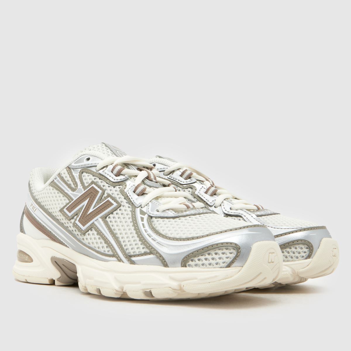 New Balance 740 in Beige Multi New Balance 740 3