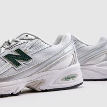 New Balance 740 in White & Green New Balance 740,4 of 4