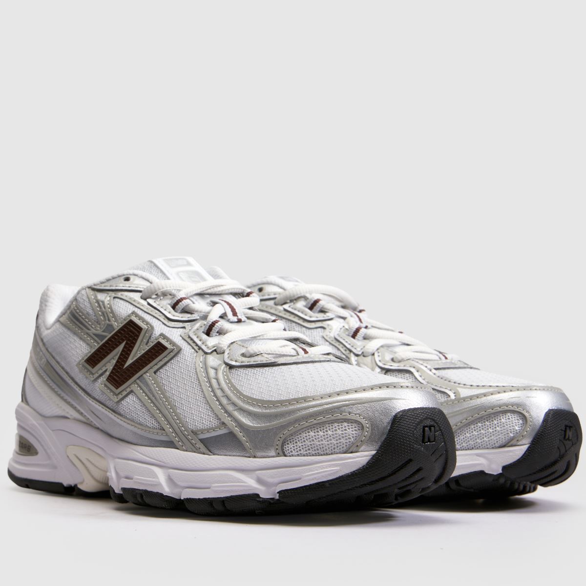 New Balance 740 in White & Silver New Balance 740 3