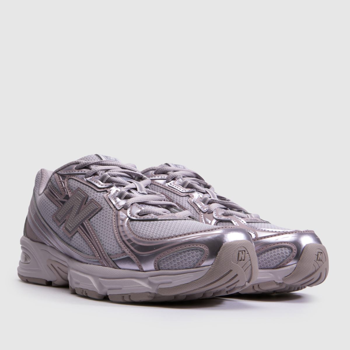 New Balance 740 in Pale Pink New Balance 740 3