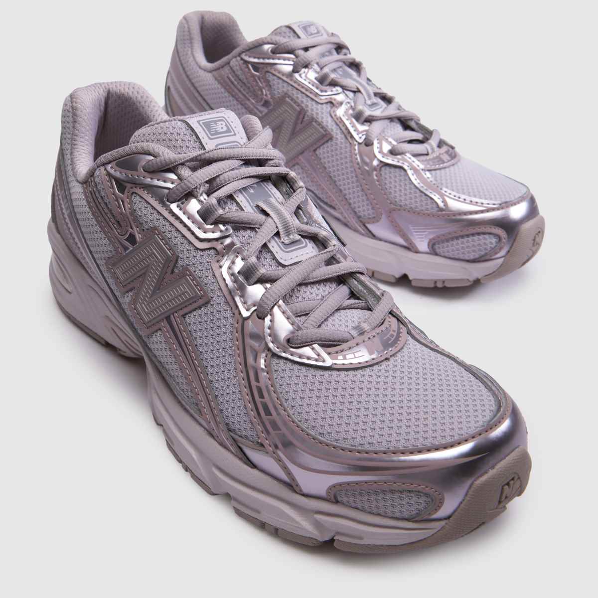 New Balance 740 in Pale Pink New Balance 740 4