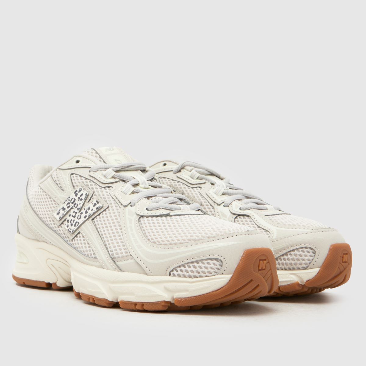 New Balance 740 in Off-White Multi New Balance 740 3