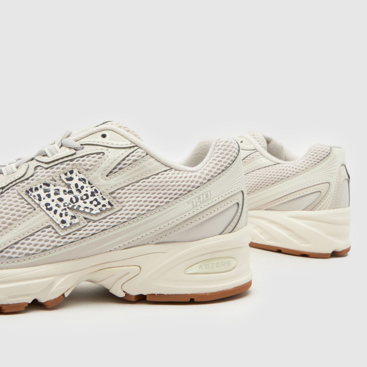 New Balance 740 in Off-White Multi New Balance 740 7