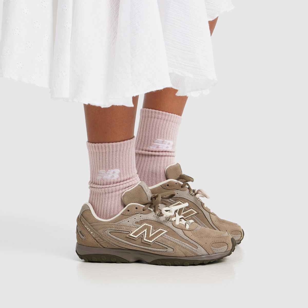 New Balance 204L in Mushroom & Arid Stone New Balance 204L 8