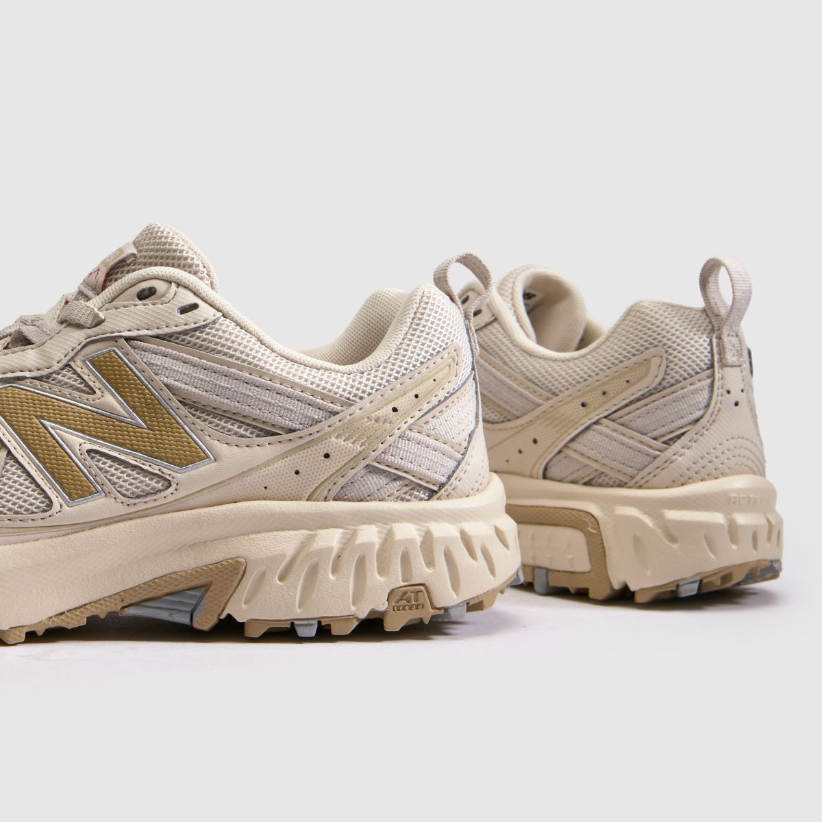 New Balance 410v5 in Beige New Balance 410v5 7