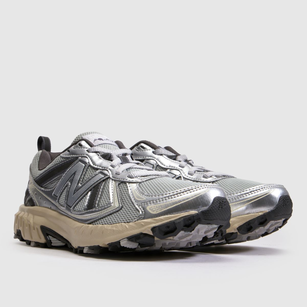 New Balance 410v5 in Silver New Balance 410v5 3