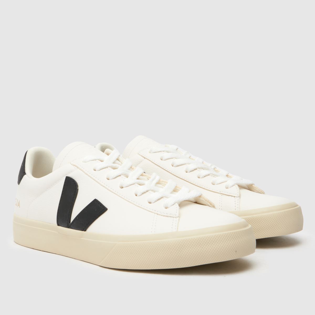 VEJA Campo in White & Black VEJA Campo 3