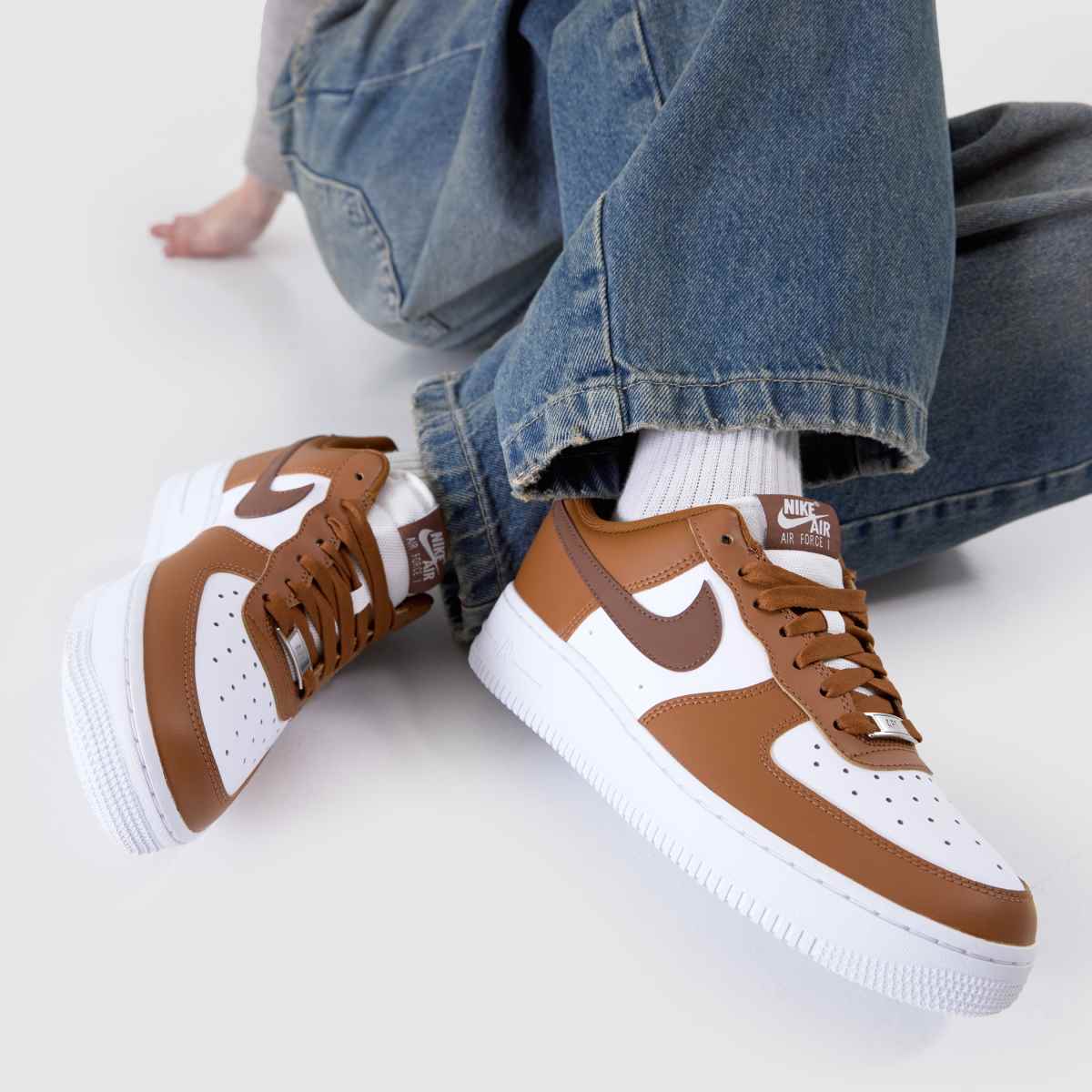 Nike Air Force 1 in Brown & White Nike Air Force 1 8