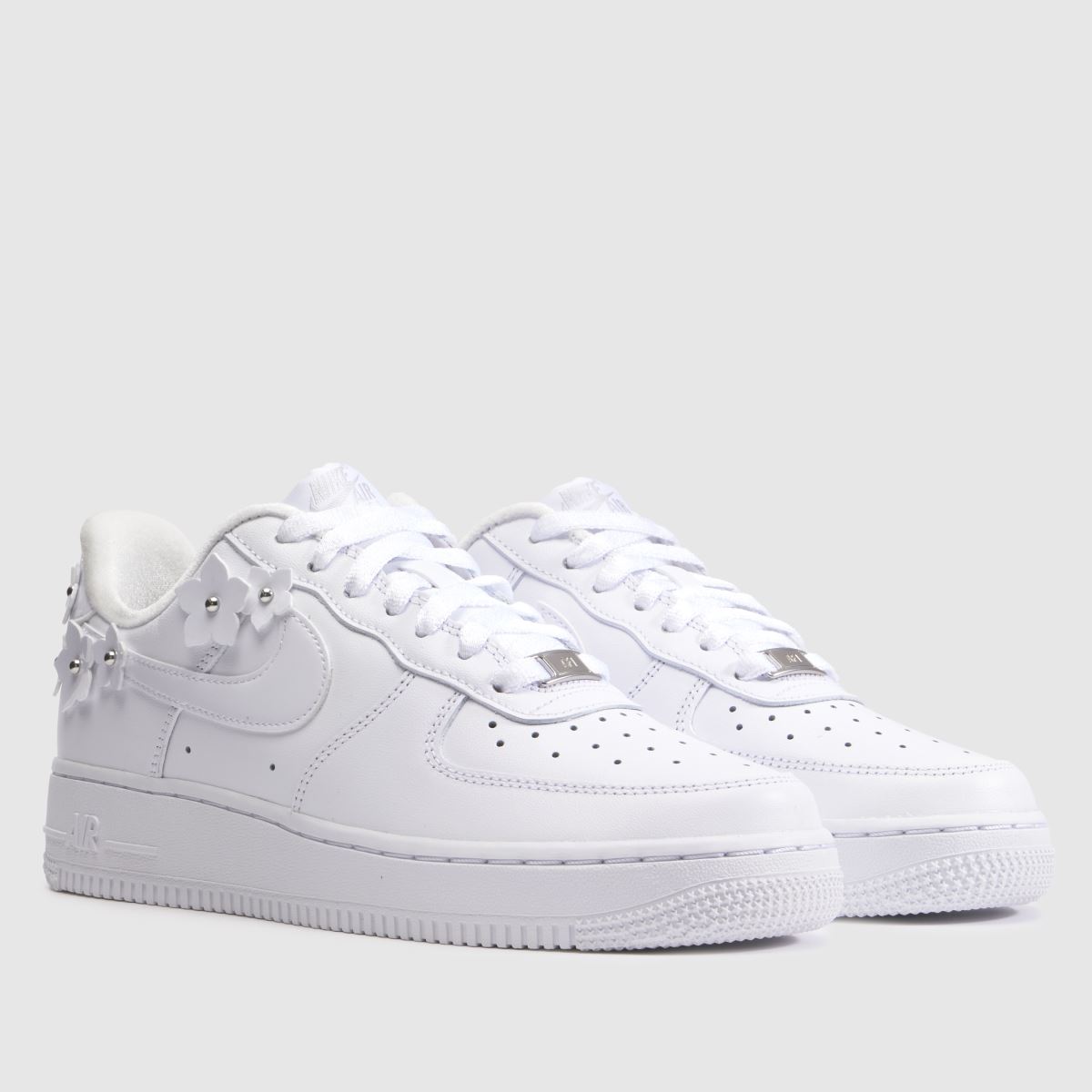 Nike Air Force 1 in White Nike Air Force 1 3