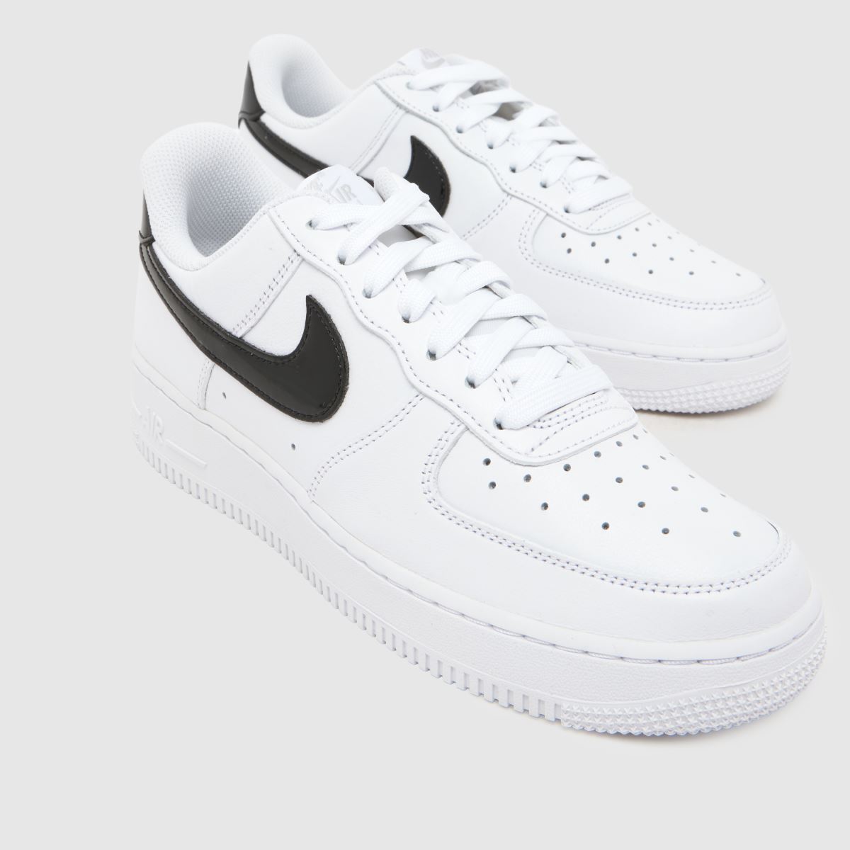 Nike Air Force 1 in White & Black Nike Air Force 1 4