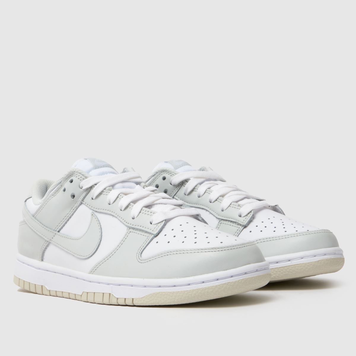 Nike Dunk Low in White & grey Nike Dunk Low 8