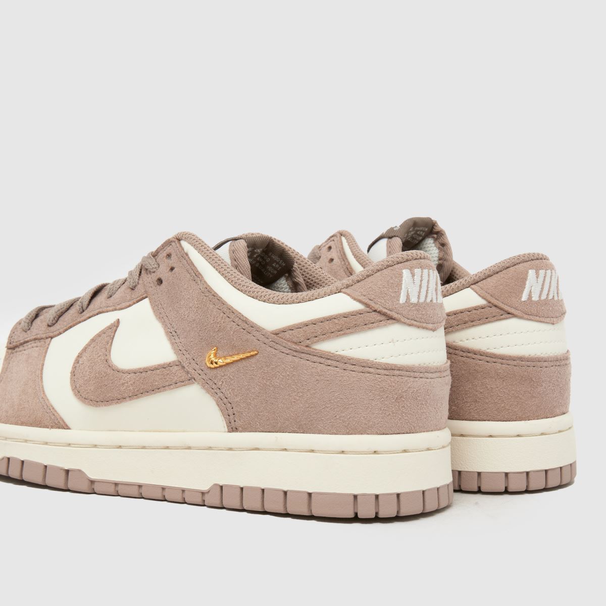 nike low dunk beige