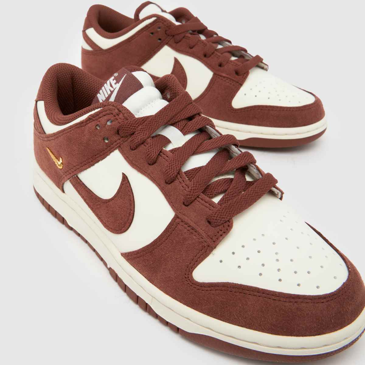 Nike Dunk in White & Burgundy Nike Dunk 4