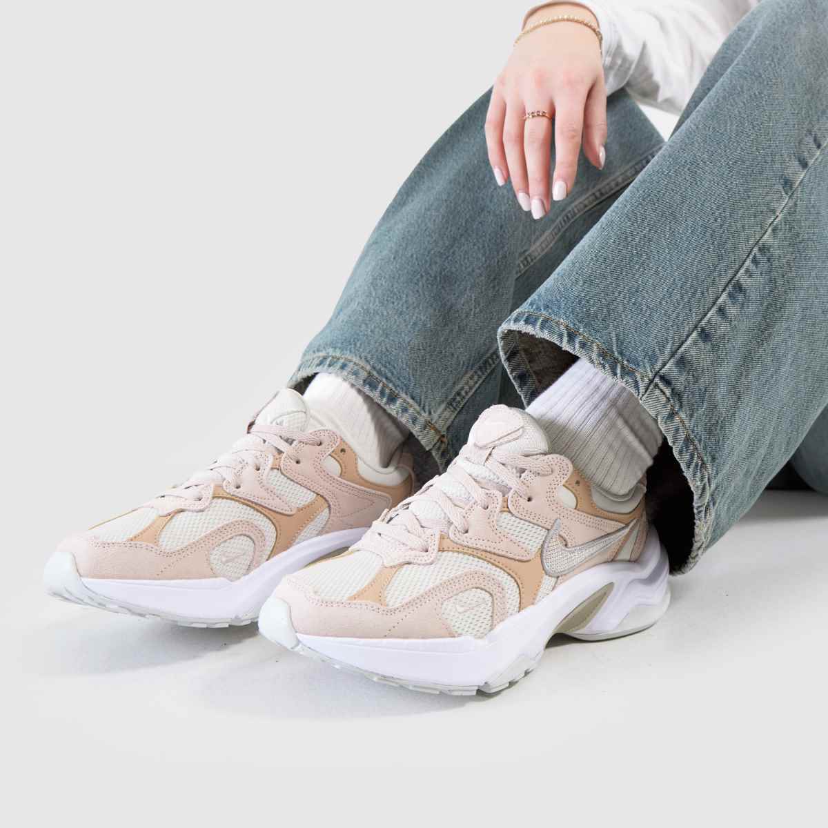 Nike AL8 in Beige & Brown Nike AL8 8