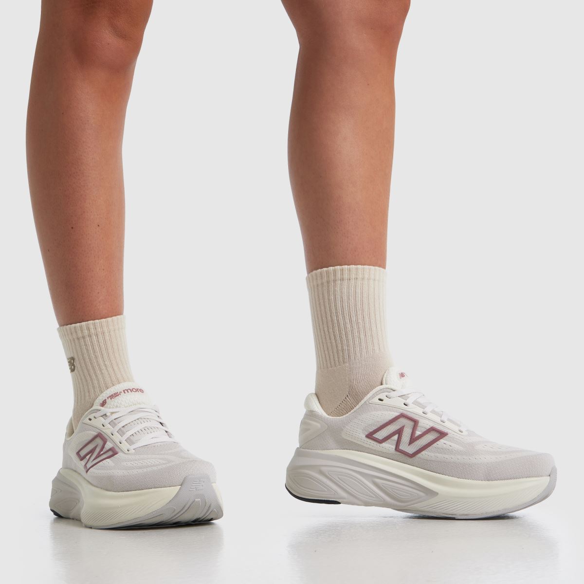 New Balance Fresh Foam More V6 in White & Pink New Balance Fresh Foam More V6 8