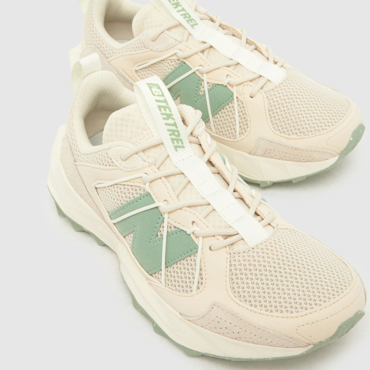 New Balance Tektrel in Beige Multi New Balance Tektrel 4