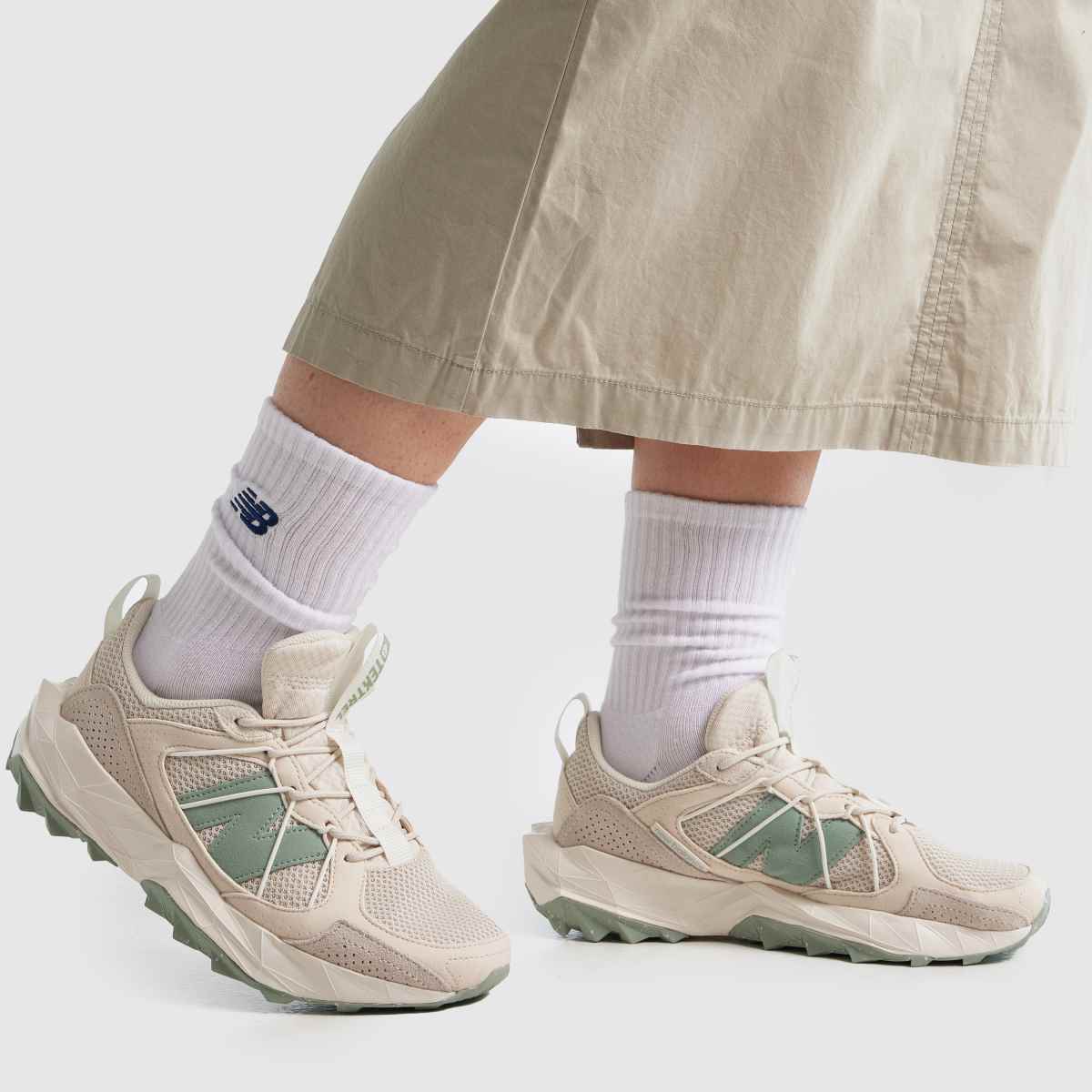New Balance Tektrel in Beige Multi New Balance Tektrel 8