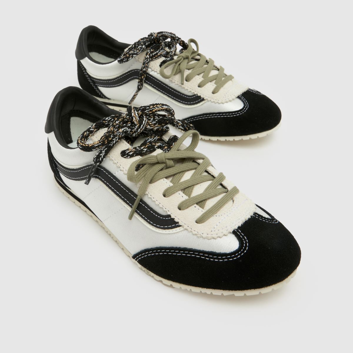 Vans Super Lowpro in White & Black Vans Super Lowpro 4
