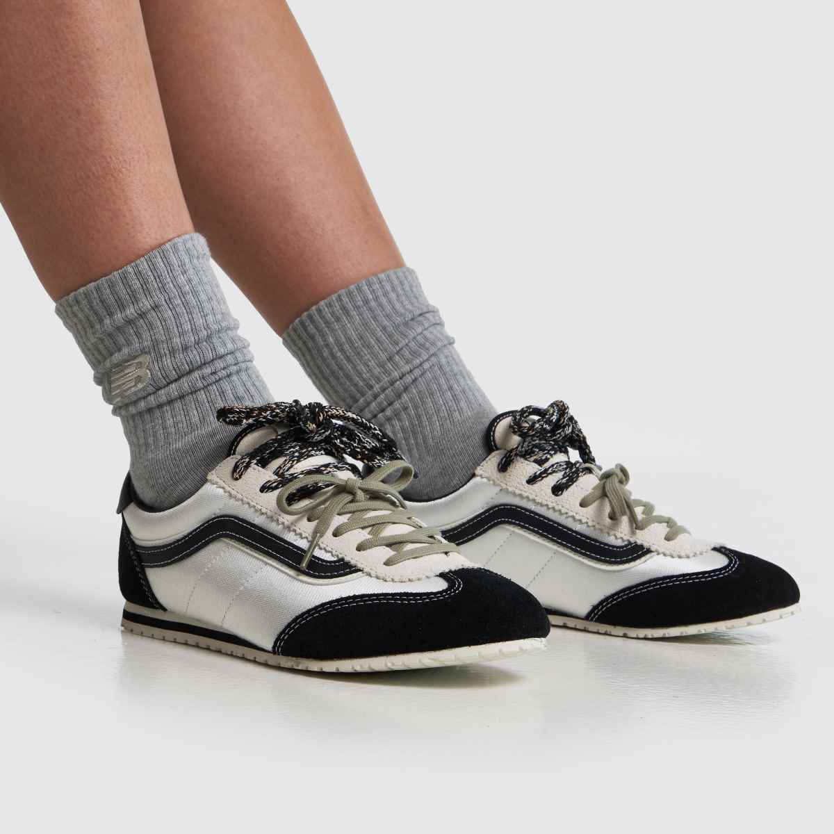 Vans Super Lowpro in White & Black Vans Super Lowpro 8