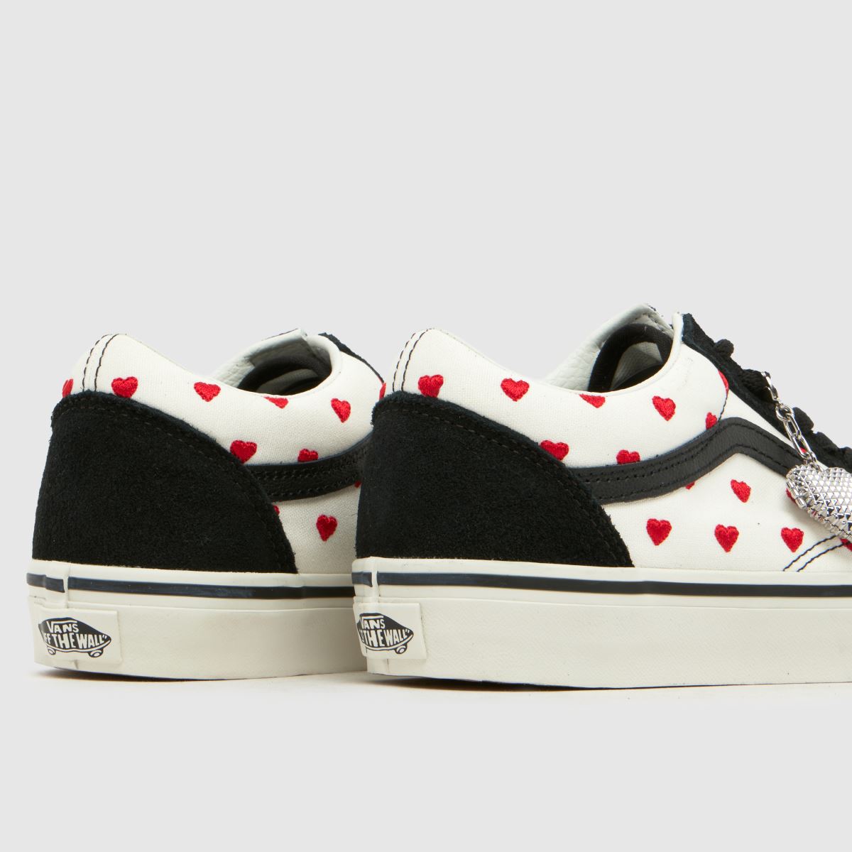 Vans Old Skool Hearts in White & Red Vans Old Skool Hearts 7