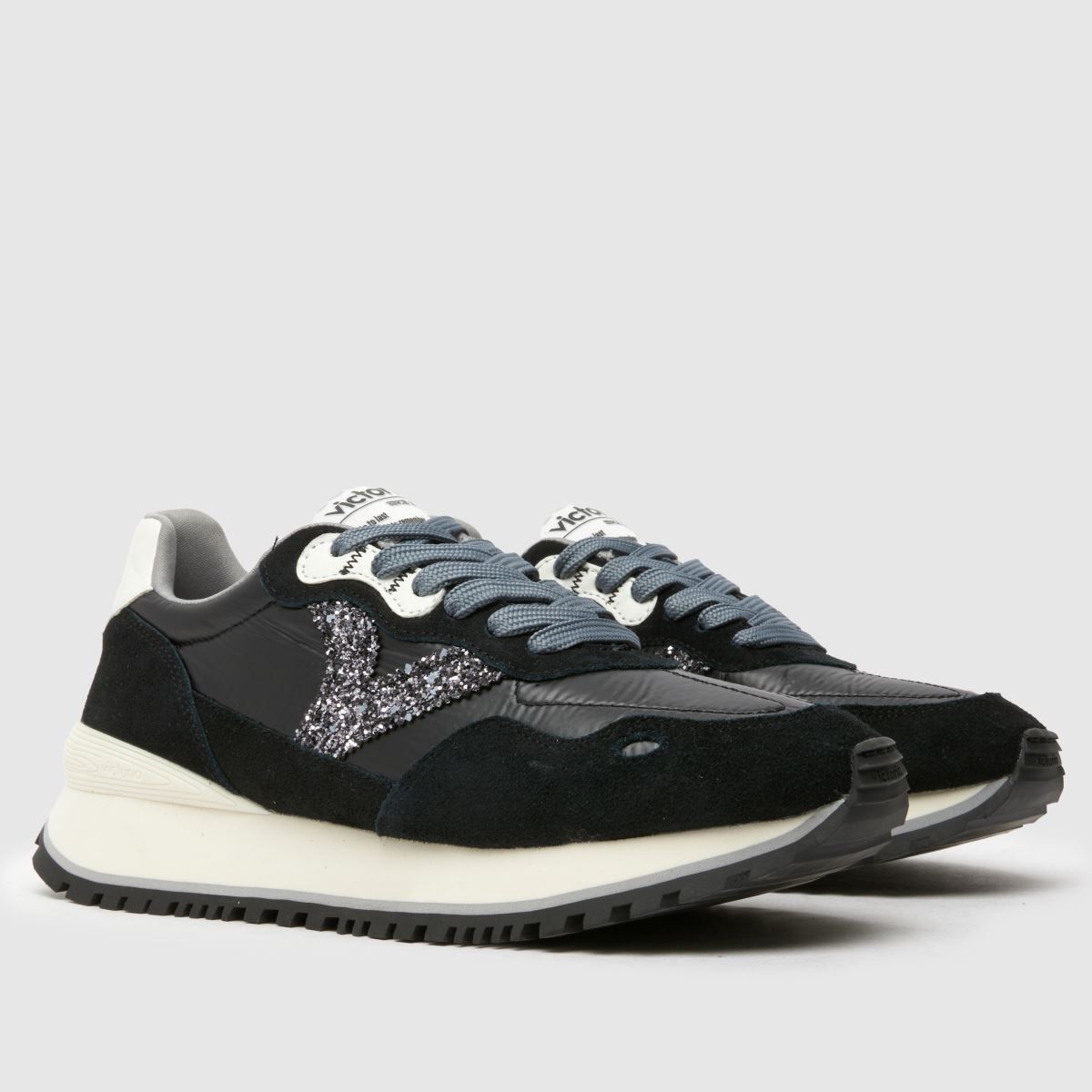 victoria Aire in Black victoria Aire 3