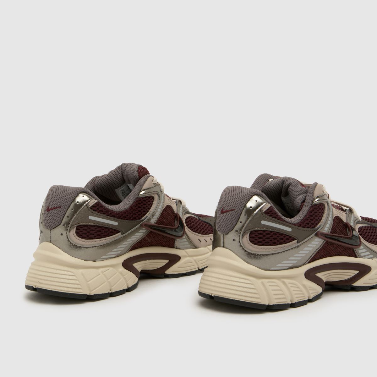 Nike V5 RNR in Burgundy Nike V5 RNR 7
