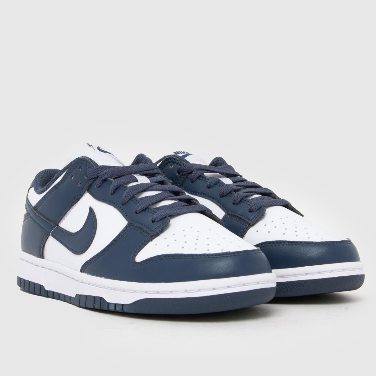 Nike Dunk in Navy & White Nike Dunk 8