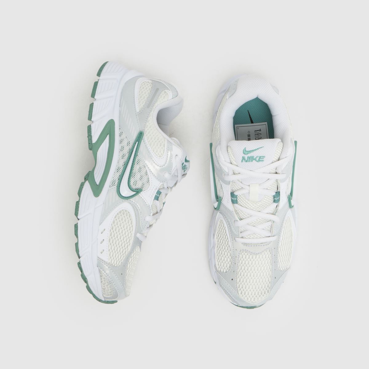 Nike V5 RNR in White & Green Nike V5 RNR 7