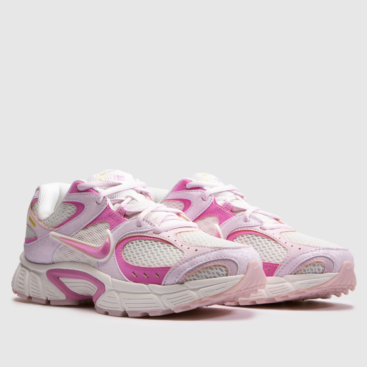 Nike V5 RNR in White & Pink Nike V5 RNR 3