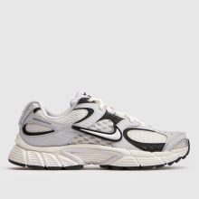 Nike V5 RNR in White & grey Nike V5 RNR,1 of 4