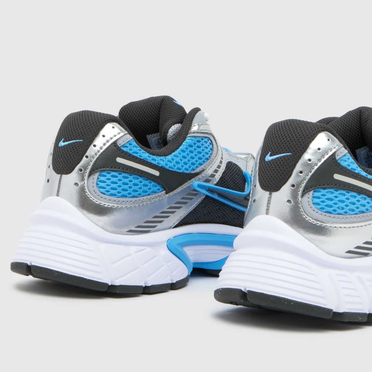 Nike V5 RNR in Black and blue Nike V5 RNR 7