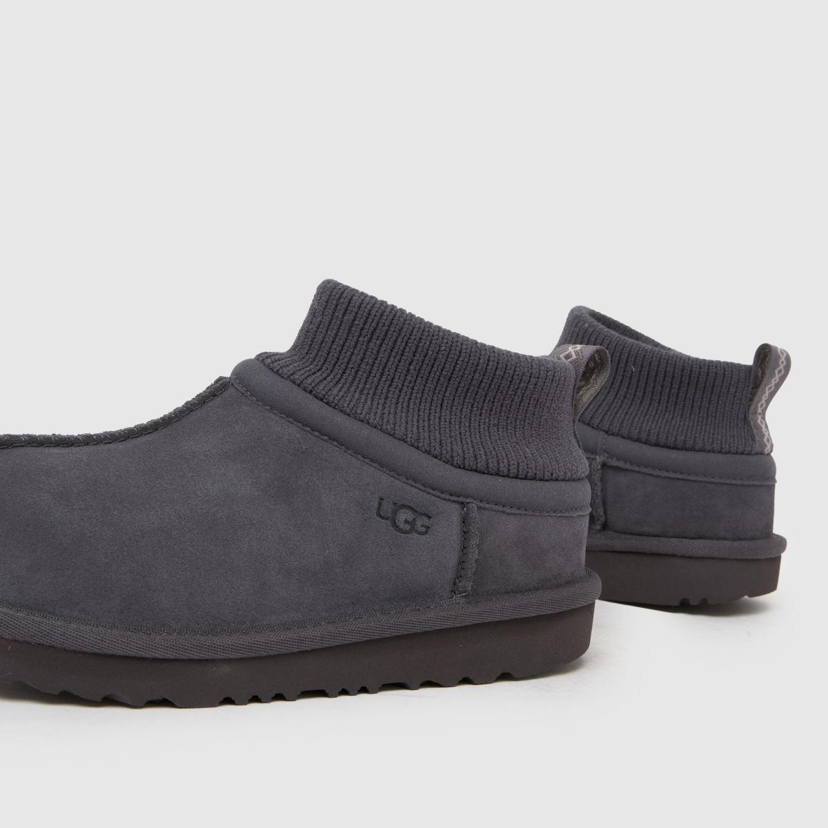UGG Ultra Mini Stretch Cuff Junior in Obsidian UGG Ultra Mini Stretch Cuff 7