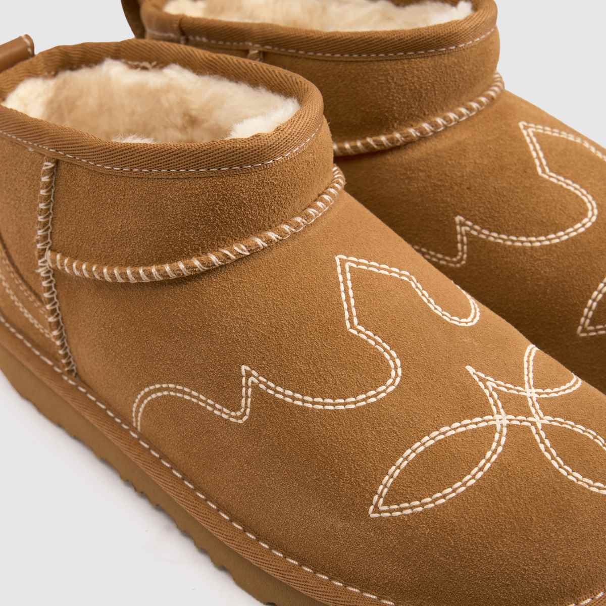 UGG Ultra Mini Youth in Brown Multi UGG Ultra Mini 4