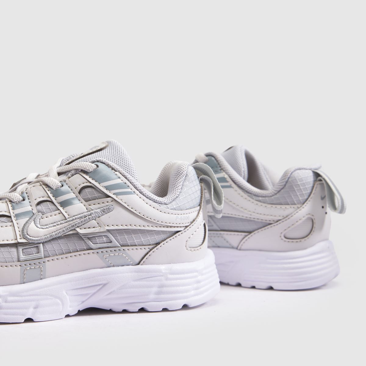 Kinder Nike Grau P-6000 Sneaker Nike P-6000 7
