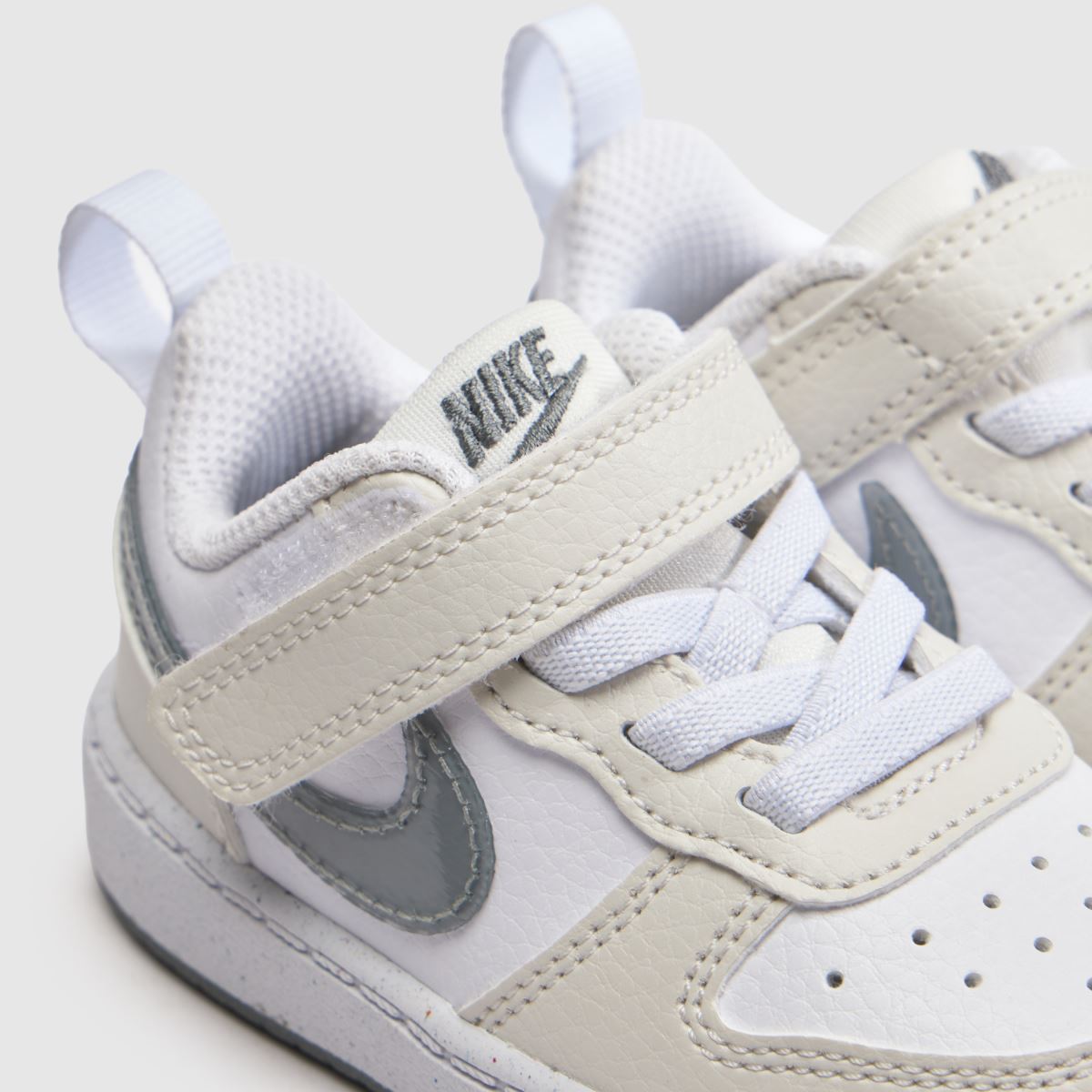 Nike Court Borough Low Toddler in White & grey Nike Court Borough Low 4