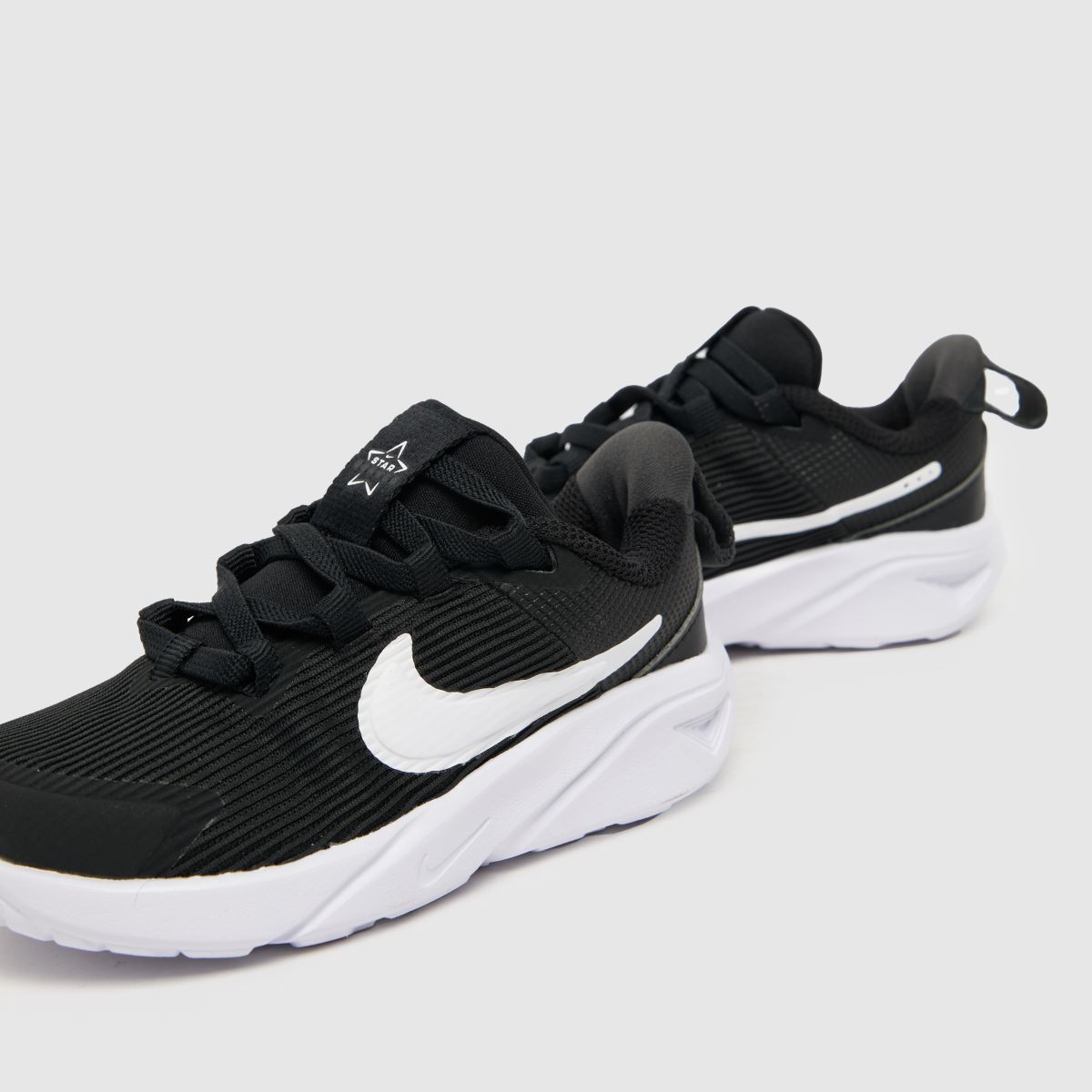 Nike Star Runner 4 Toddler in Black & White Nike Star Runner 4 7