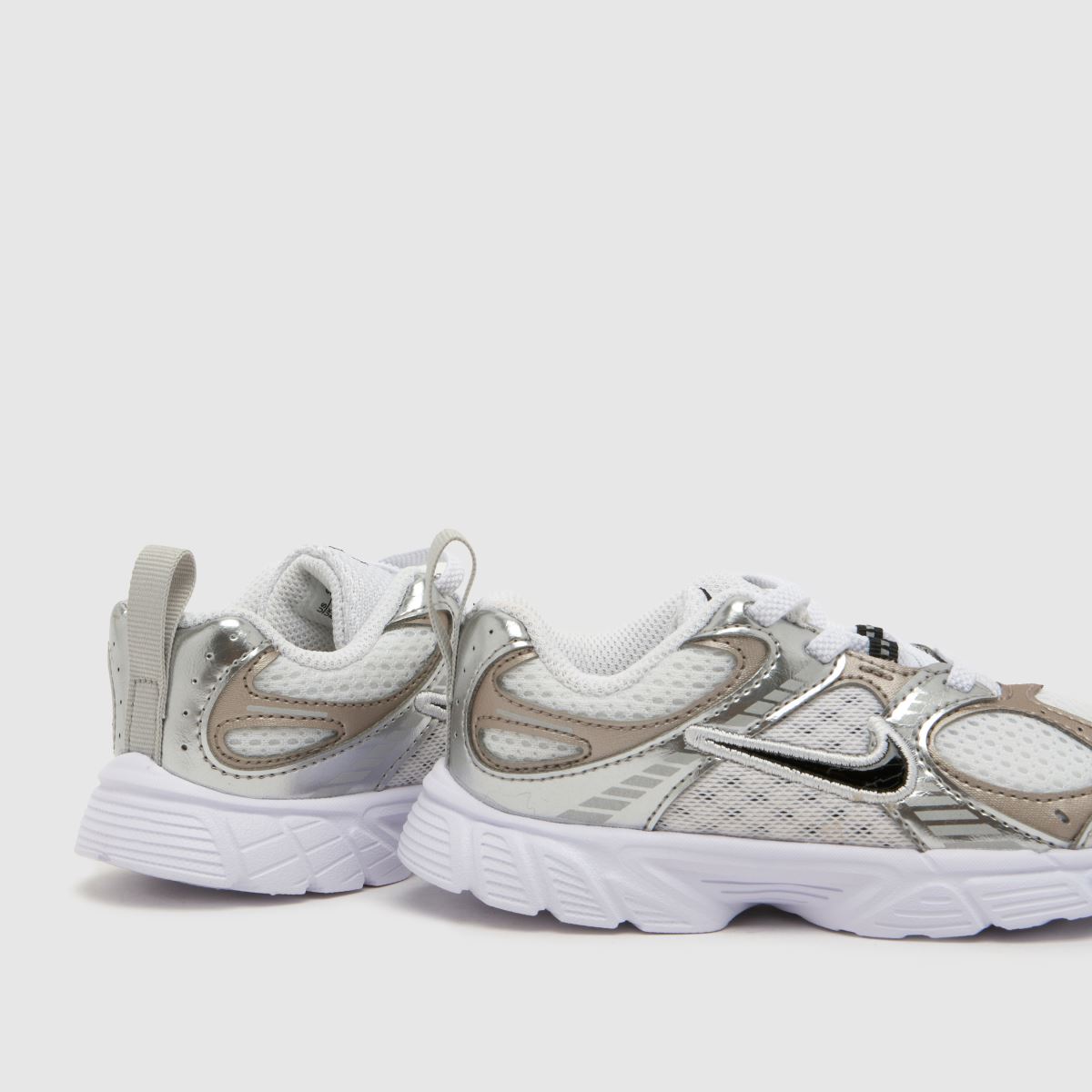 Nike V5 RNR Toddler in White & Black Nike V5 RNR 7