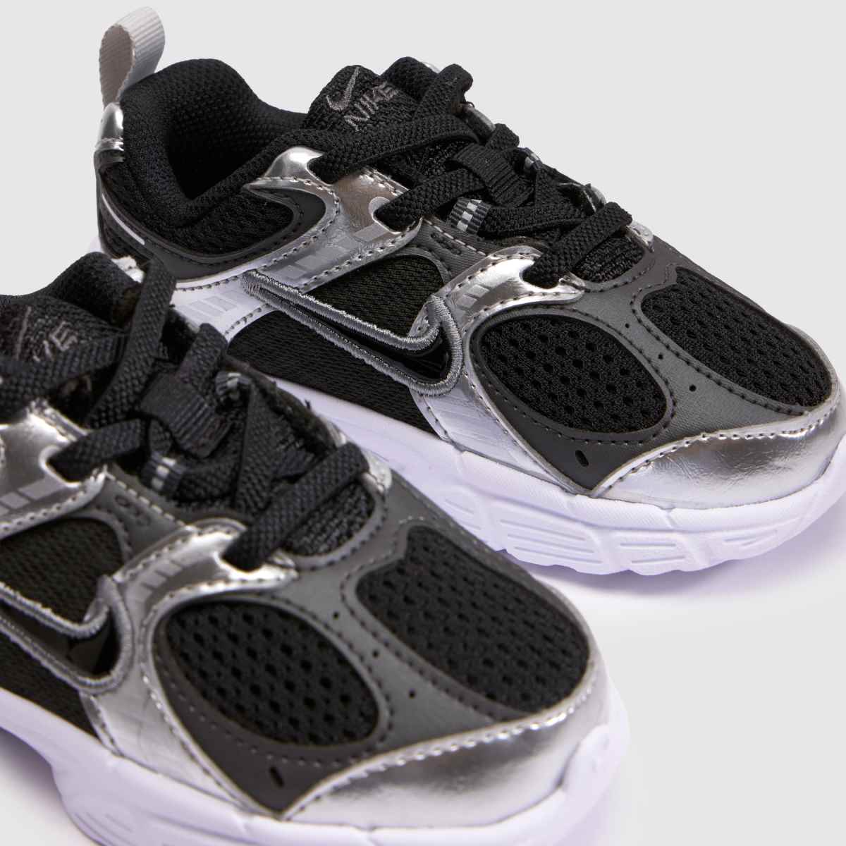 Nike V5 RNR Toddler in Black & Grey Nike V5 RNR 4