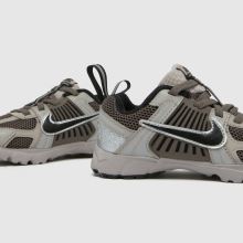 Nike Vomero 5,3 of 4