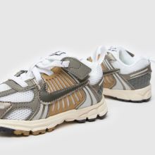 Nike Vomero 5,4 of 4