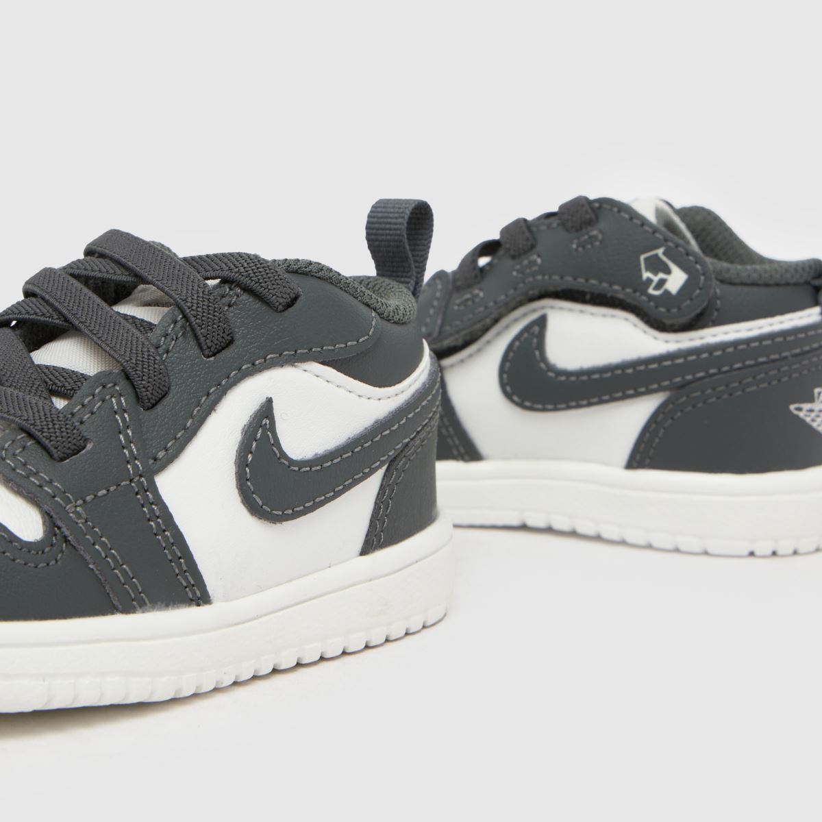 Nike Jordan 1 Low ALT Toddler in White & grey Nike Jordan 1 Low ALT 7