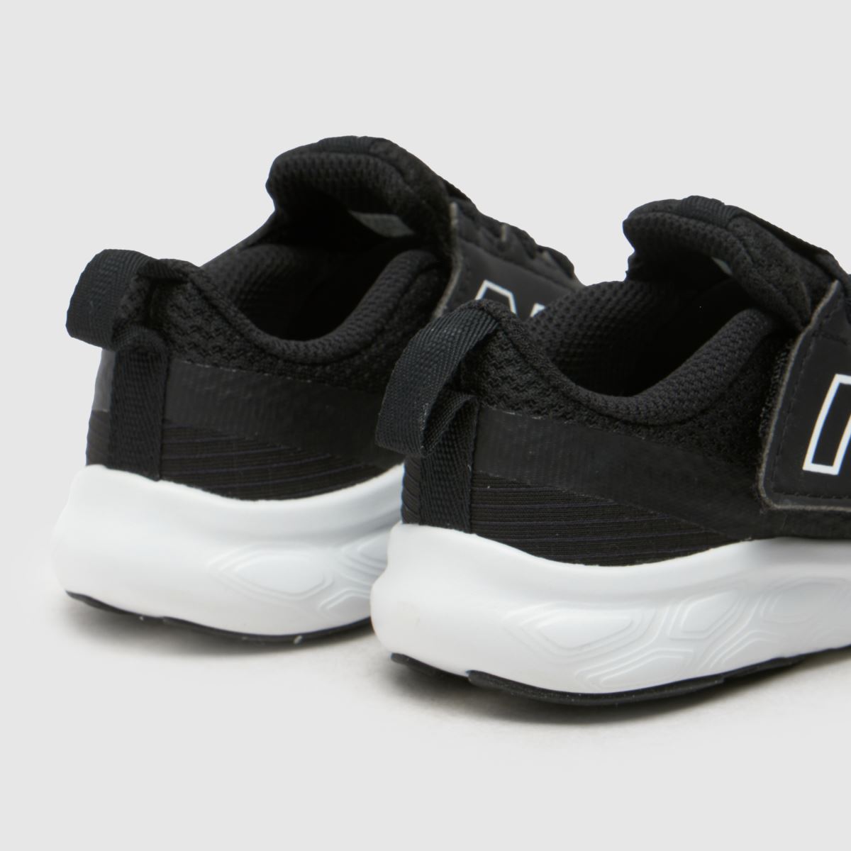 New Balance Fresh Foam 625 Toddler in Black & White New Balance Fresh Foam 625 7