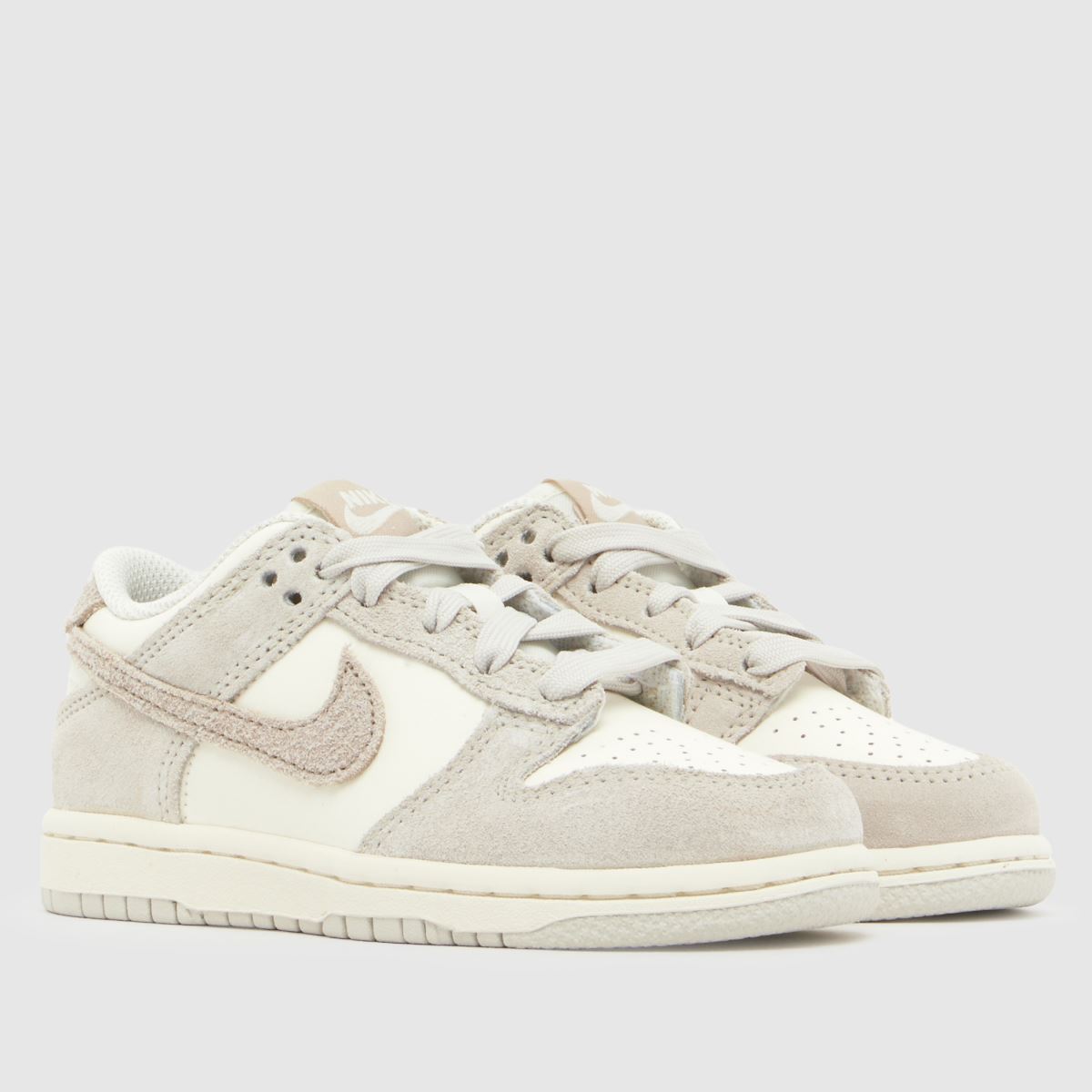 Nike Dunk Low SE Junior in Off-White Nike Dunk Low SE 1