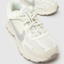 Nike Vomero 5 Junior in Off-White Nike Vomero 5,3 of 4