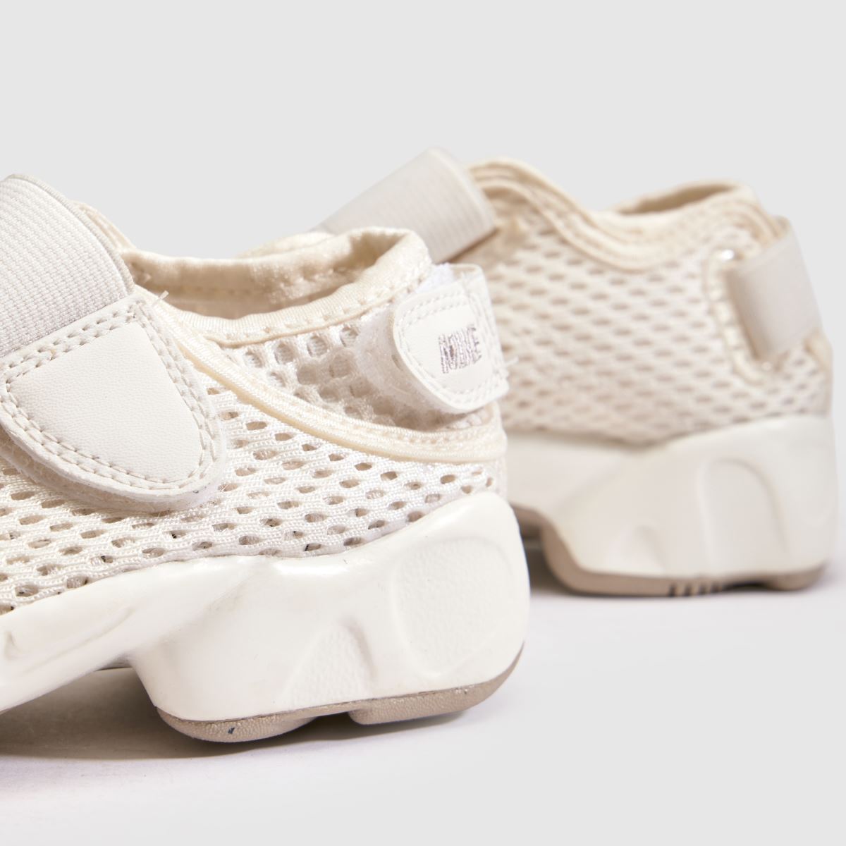 Nike Rift Junior in Beige Nike Rift 7