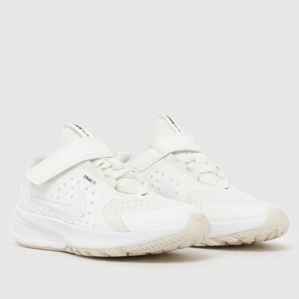Nike Star Runner 5 Junior in White Nike Star Runner 5 1