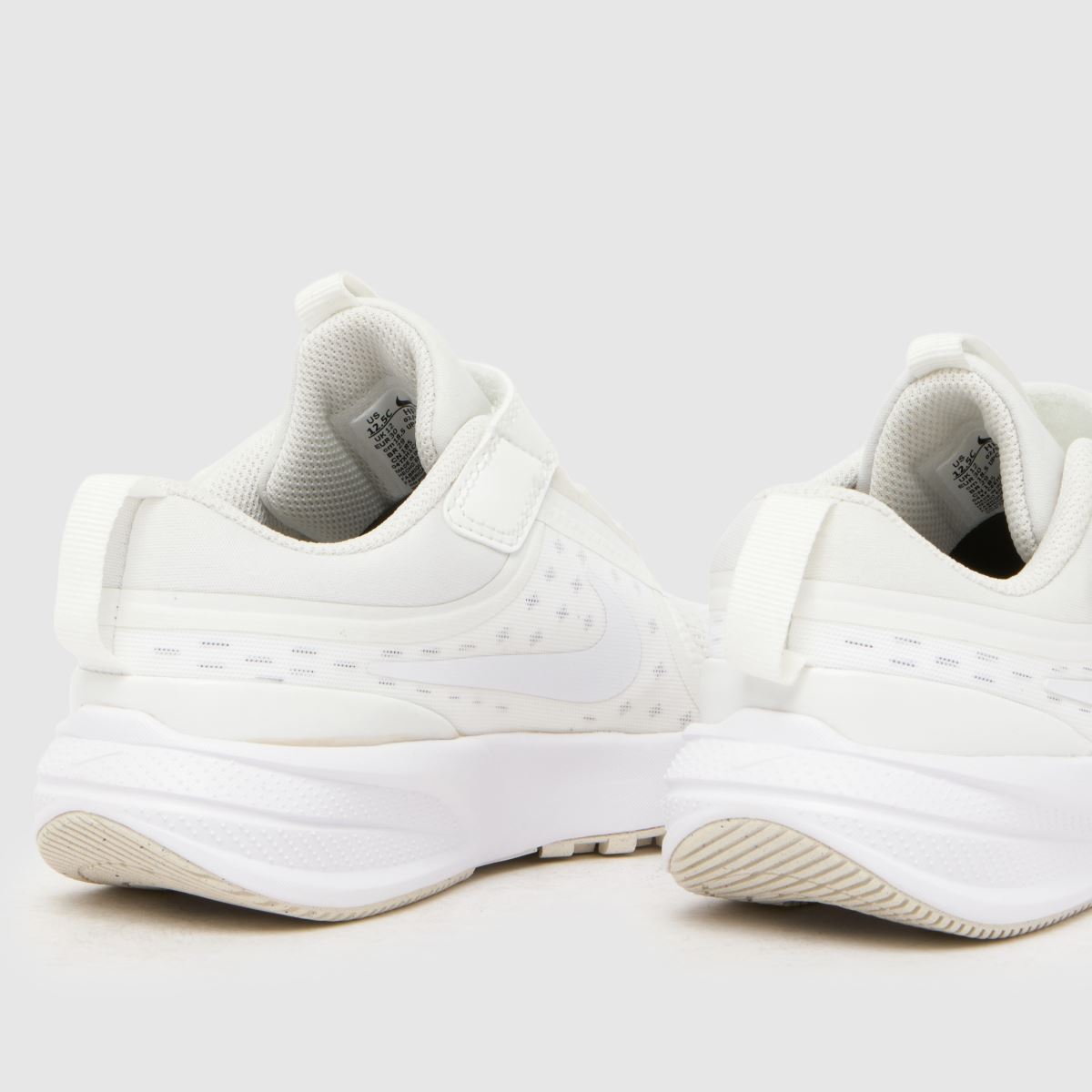 Nike Star Runner 5 Junior in White Nike Star Runner 5 7