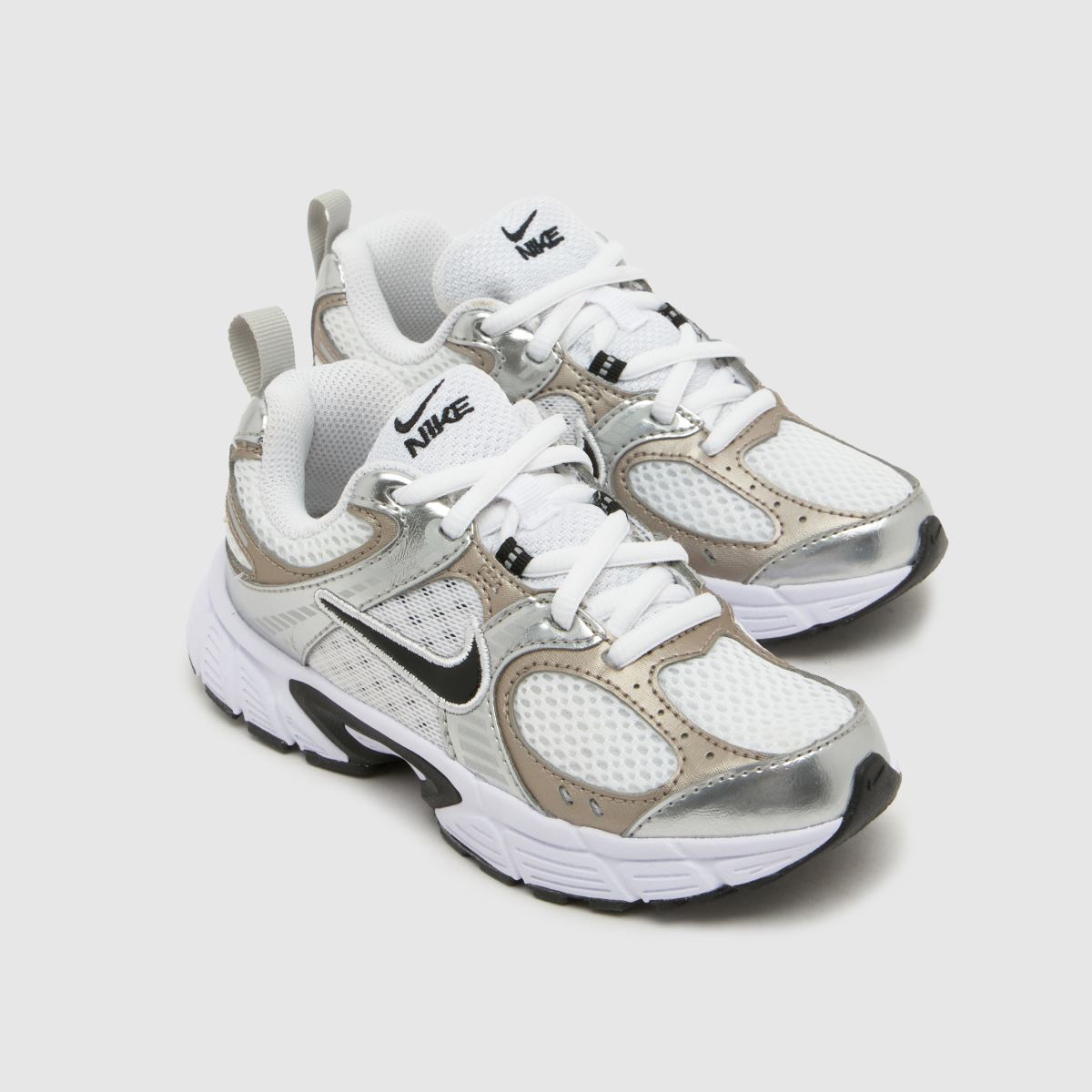 Nike V5 RNR Junior in White & Black Nike V5 RNR 4