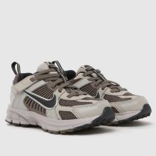 Nike Vomero 5,2 of 4
