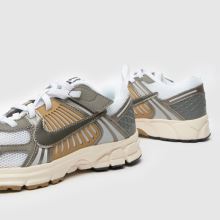 Nike Vomero 5,4 of 4
